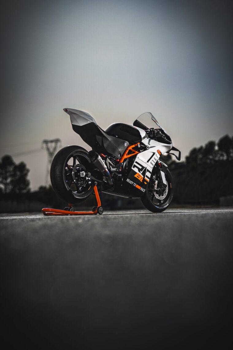 KTM-RC-8C-2024-43