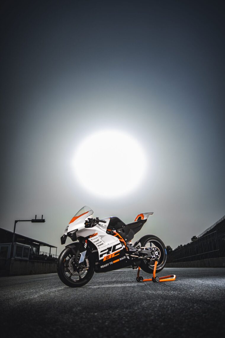KTM-RC-8C-2024-51