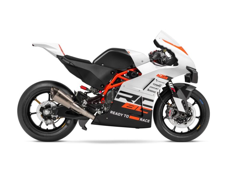KTM RC 8C 2024 79 KTM RC 8C 2024 72