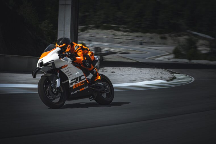 KTM-RC-8C-2024-8