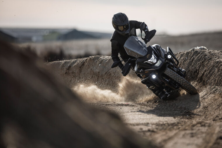 Mitt-TT-555-Gold-Edition-2025-accion1