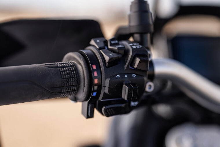 Mitt-TT-555-Gold-Edition-2025-detalles11