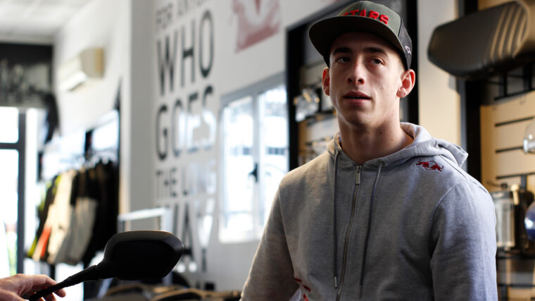 Triumph-Street-triple-765-RS-2024-Pedro-Acosta-11