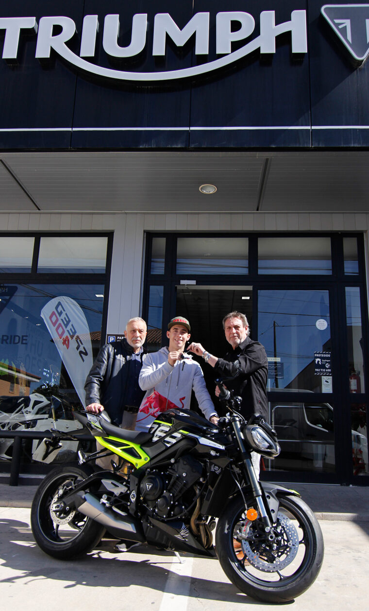 Triumph-Street-triple-765-RS-2024-Pedro-Acosta-2