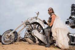 chris hemsworth moto mad max furiosa