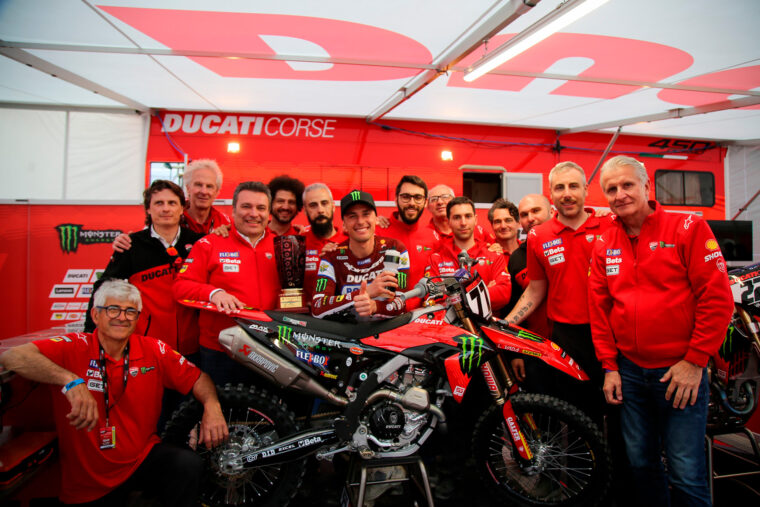 Ducati Desmo450 MX: estreno con podio y una manga ganada