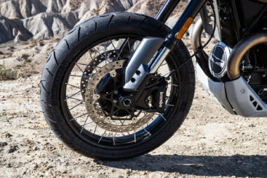 moto guzzi v85 tt travel 2024 opiniones conclusion 11