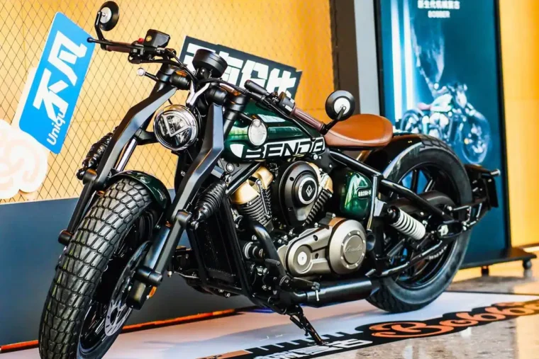 Benda-BD250-Bobber-01