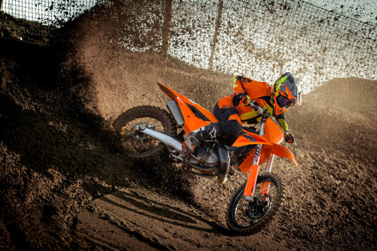KTM-300-SX-2025-accion3