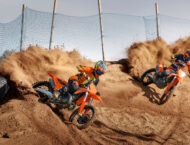 KTM 350 SX-F 2025 24 KTM 300 SX 350 SX F 2025 accion3