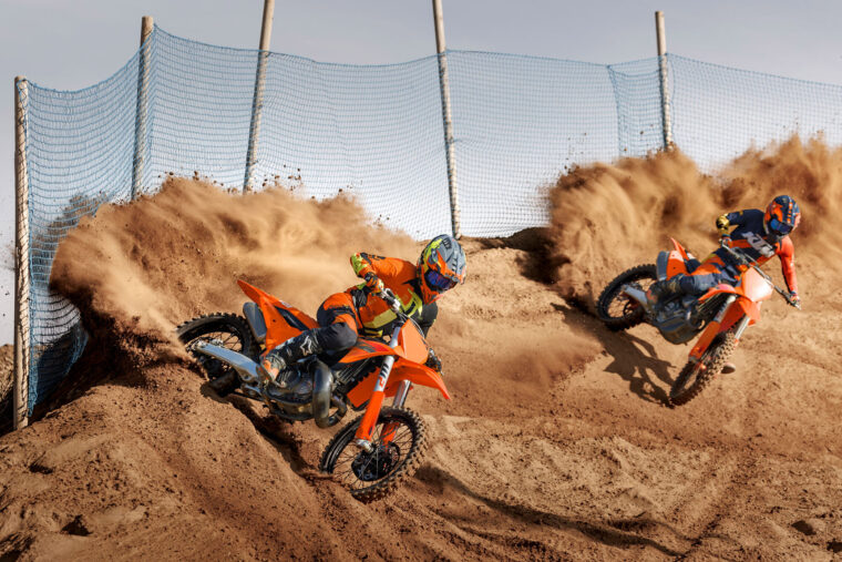 KTM-300-SX-350-SX-F-2025-accion3