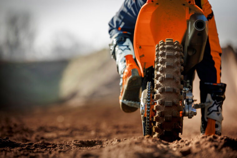 KTM-350-SX-F-2025-accion-detalles1