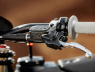 KTM 350 SX-F 2025 21 KTM 350 SX F 2025 accion detalles10