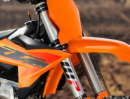 KTM 350 SX-F 2025 4 KTM 350 SX F 2025 accion detalles2