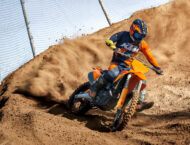 KTM 350 SX-F 2025 7 KTM 350 SX F 2025 accion detalles6