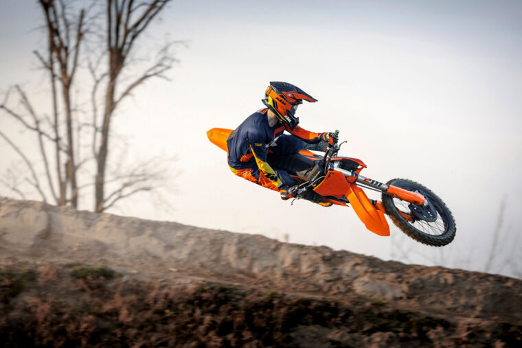 KTM-350-SX-F-2025-accion-detalles8