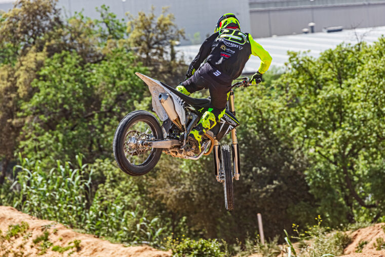 Triumph TF 250-X: Iván Cervantes presenta al público español la nueva motocross británica 4 Triumph TF 250 X Ivan Cervantes Adventure Experience 2024 1