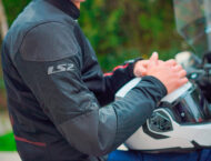 La importancia de equiparse bien en verano y cómo LS2 te lo pone más fácil 50 Chaqueta LS2 ALBA (25)