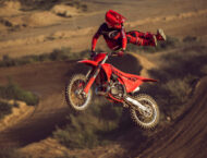 GASGAS MC 250 300 2025 accion14