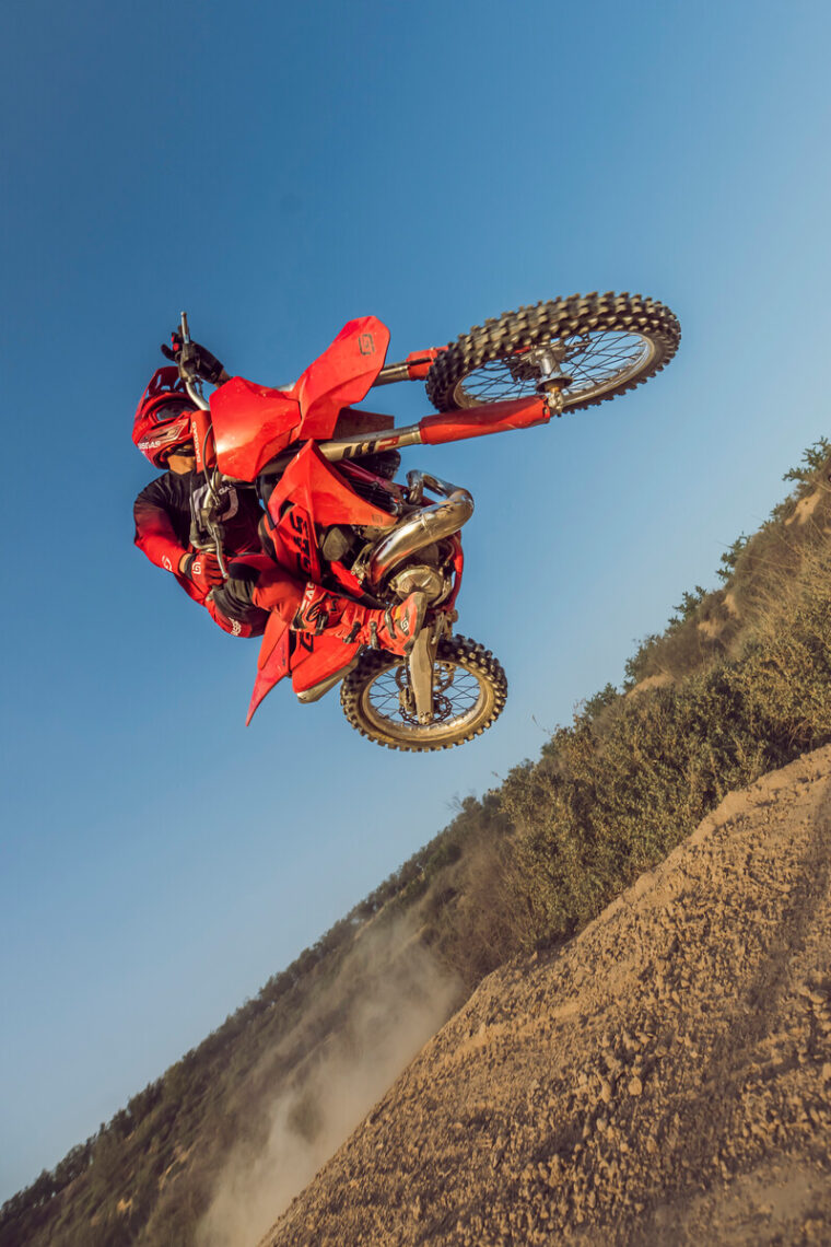 GASGAS-MC-250-300-2025-accion18