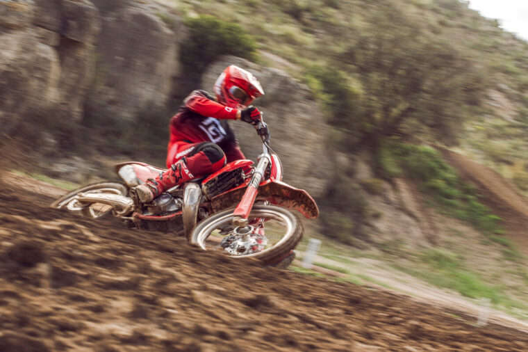 GASGAS-MC-250-300-2025-accion24