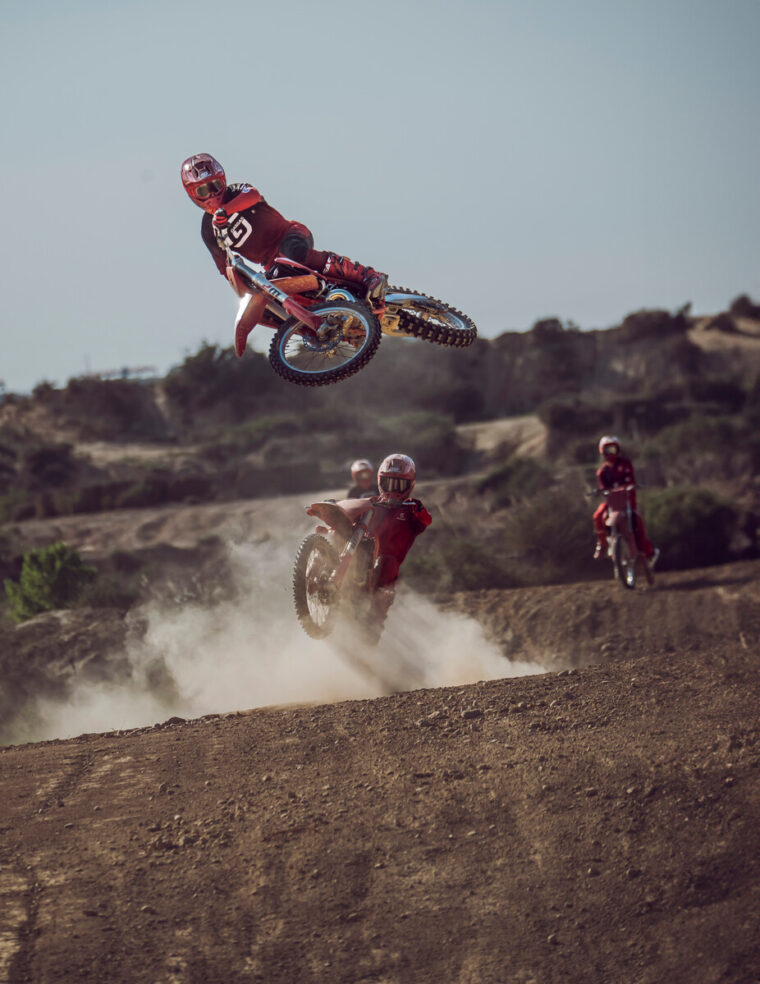 GASGAS-MC-250-300-2025-accion4