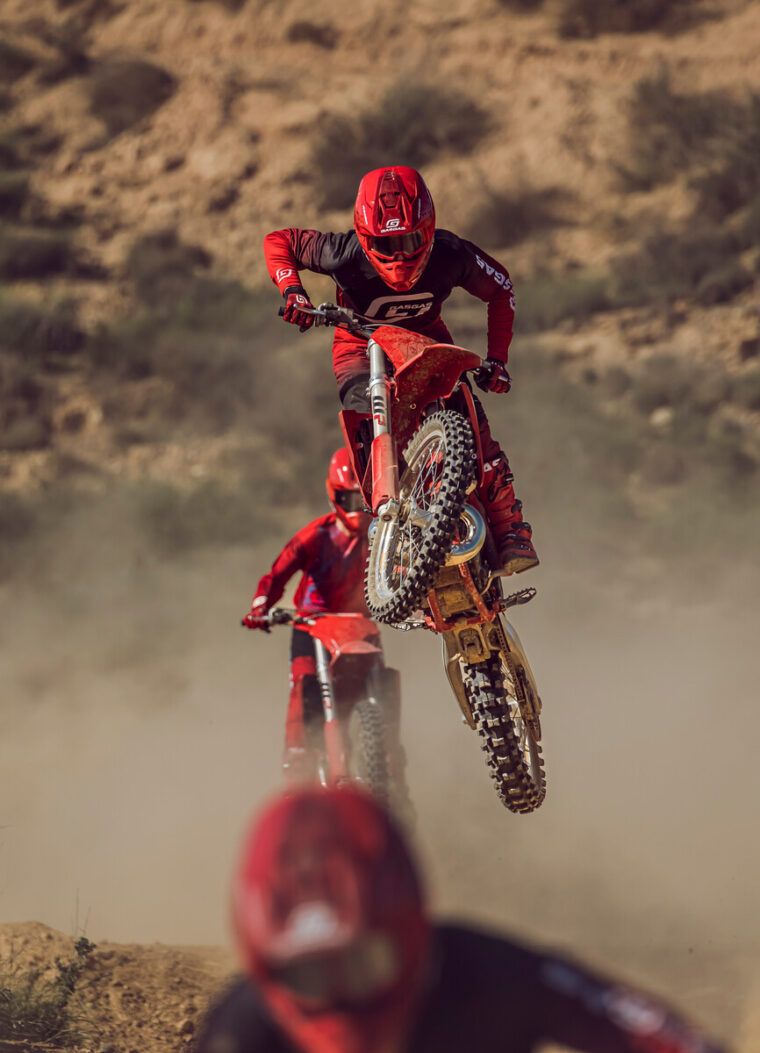 GASGAS-MC-250-300-2025-accion42