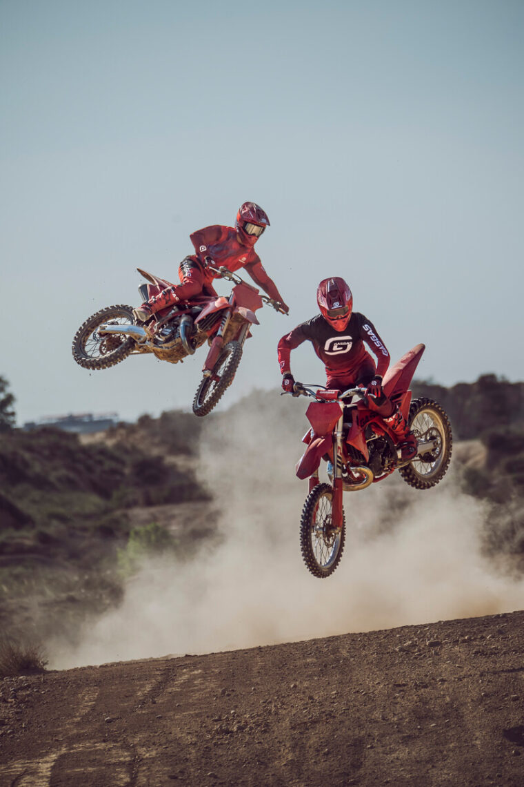 GASGAS-MC-250-300-2025-accion5