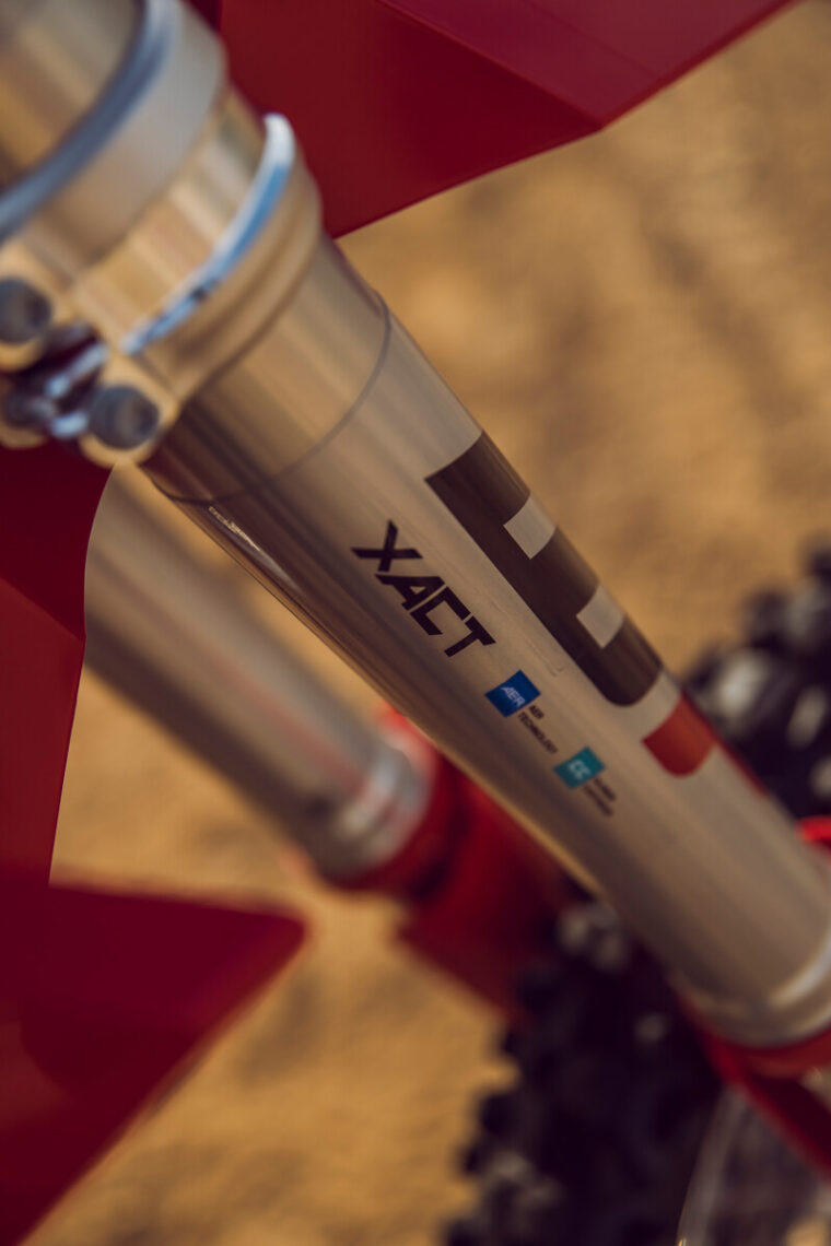 GASGAS-MC-250-300-2025-detalles42