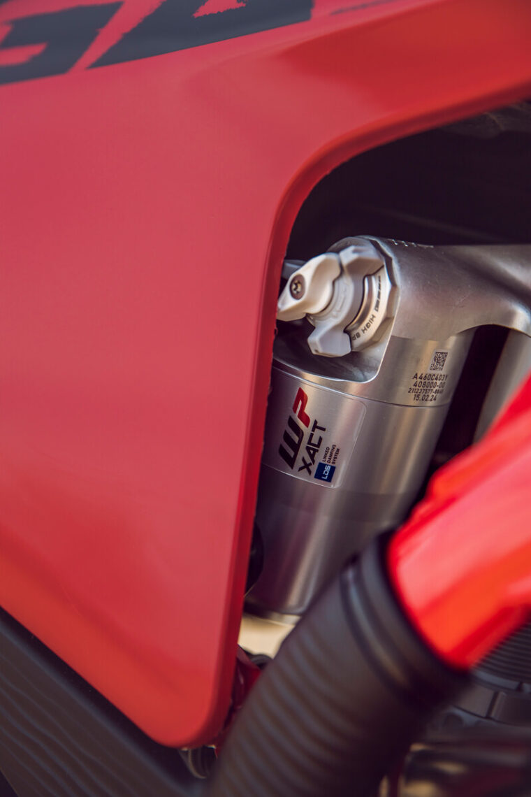 GASGAS-MC-250-300-2025-detalles54