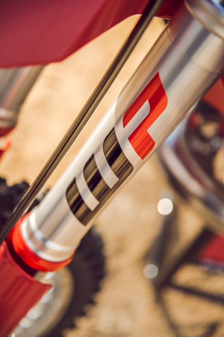 GASGAS-MC-250-300-2025-detalles7