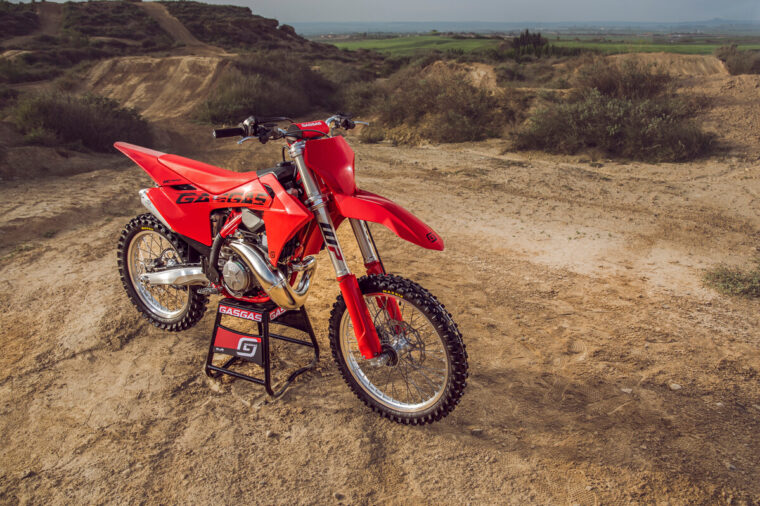 GASGAS-MC-250-300-2025-estaticas13