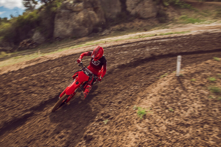 GASGAS-MC-250F-2025-accion11