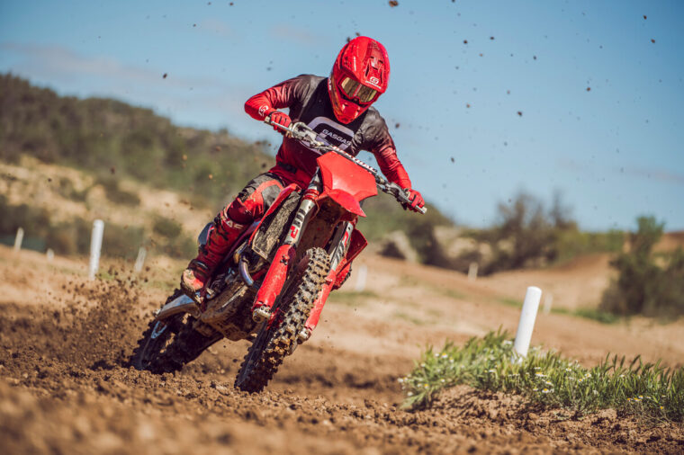 GASGAS-MC-250F-2025-accion23