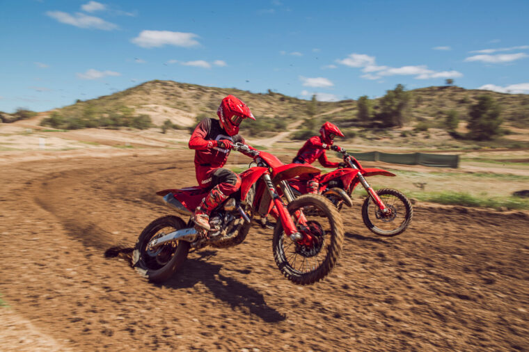 GASGAS-MC-250F-2025-accion26