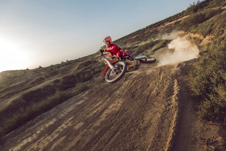 GASGAS-MC-250F-2025-accion41