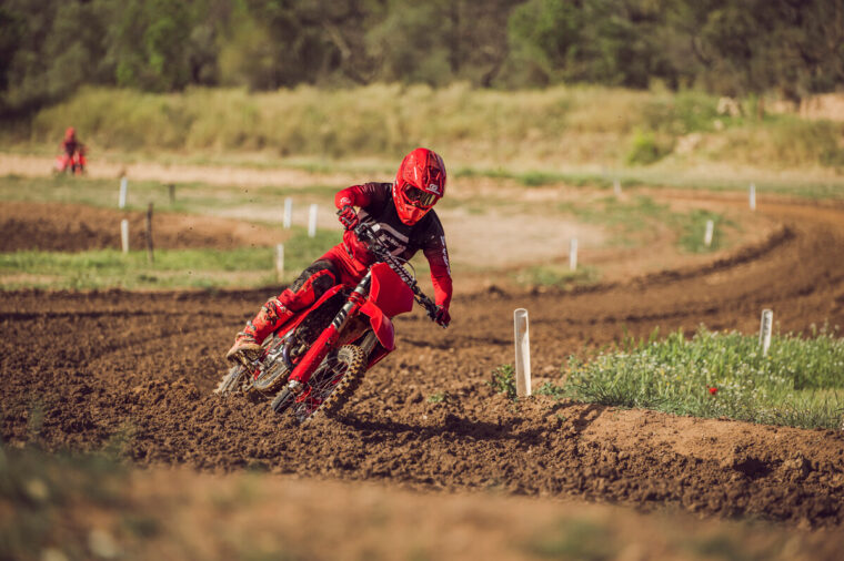 GASGAS-MC-250F-2025-accion5