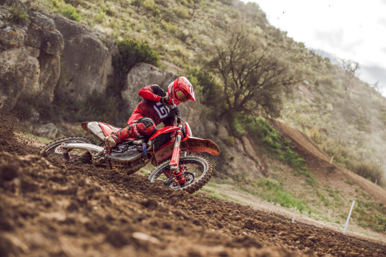 GASGAS-MC-250F-2025-accion6