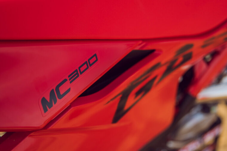 GASGAS-MC-300-2025-detalles8