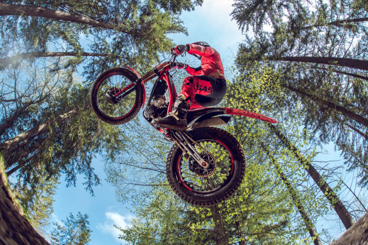 GASGAS-TXT-GP-300-2025-accion-Laia-Sanz-11