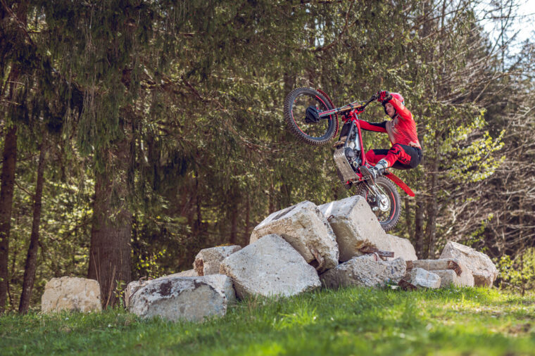 GASGAS-TXT-GP-300-2025-accion-Laia-Sanz-13