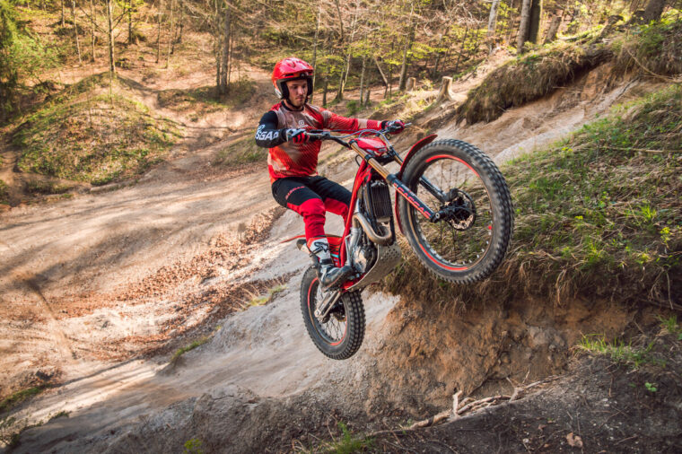 GASGAS-TXT-GP-300-2025-accion-Laia-Sanz-19