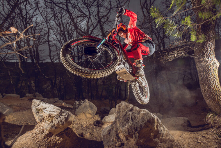 GASGAS-TXT-GP-300-2025-accion-Laia-Sanz-25