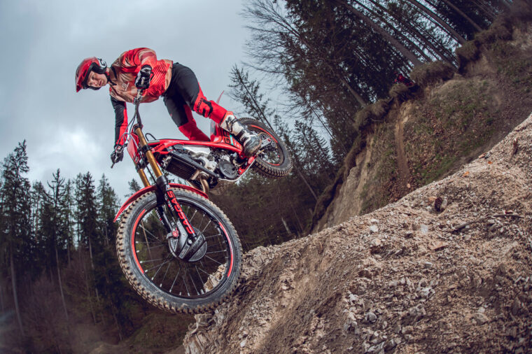 GASGAS-TXT-GP-300-2025-accion-Laia-Sanz-7