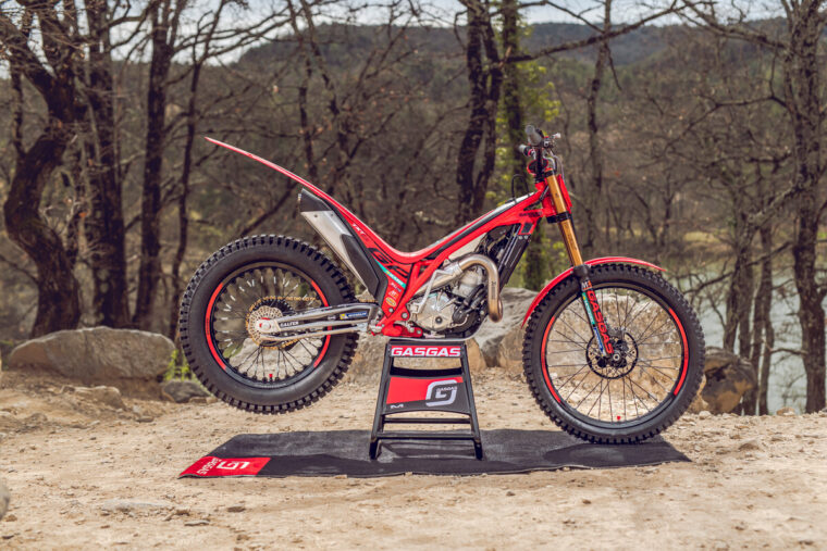 GASGAS-TXT-GP-300-2025-estaticas1