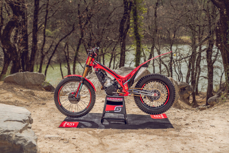 GASGAS-TXT-GP-300-2025-estaticas2
