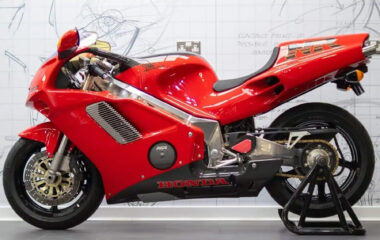 Honda NR750 venta UK nueva 3