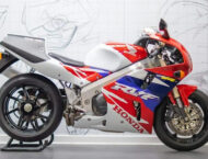 Honda RVF750 RC45 venta UK nueva 4