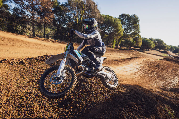 Husqvarna-TC-300-2025-accion24