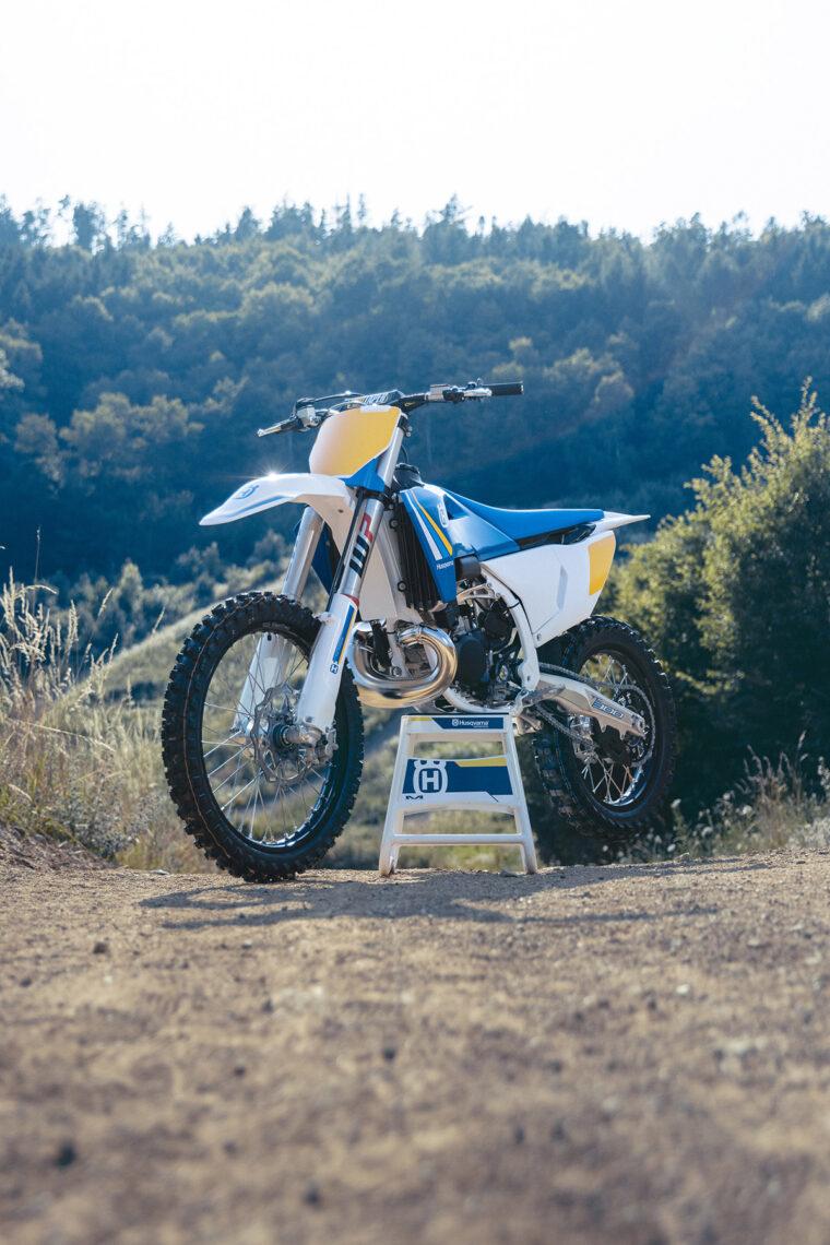 Husqvarna-TC-300-Heritage-2025-varias43